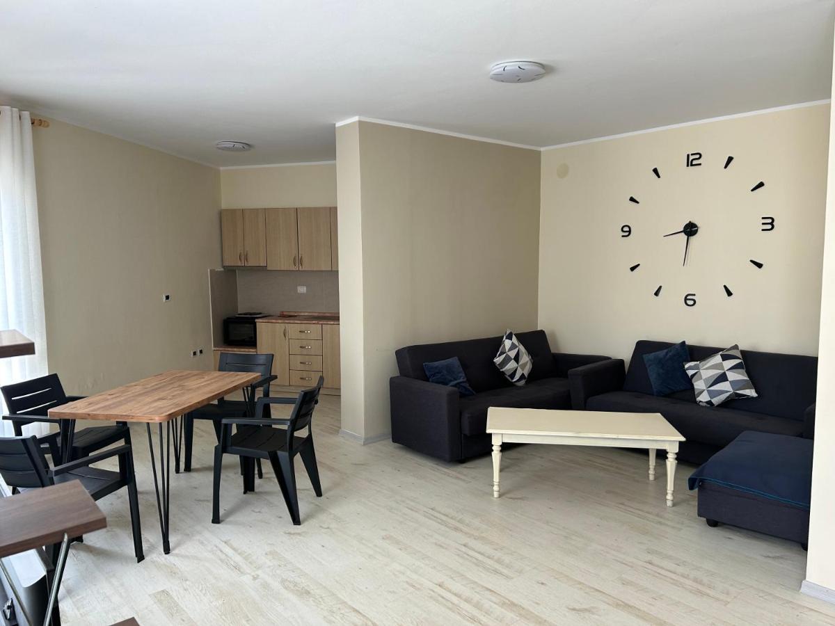 Apartment In Qerret Golem  Exterior photo